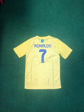 Load image into Gallery viewer, Ronaldo 23/24 Al Nassr  Home Youth Kit
