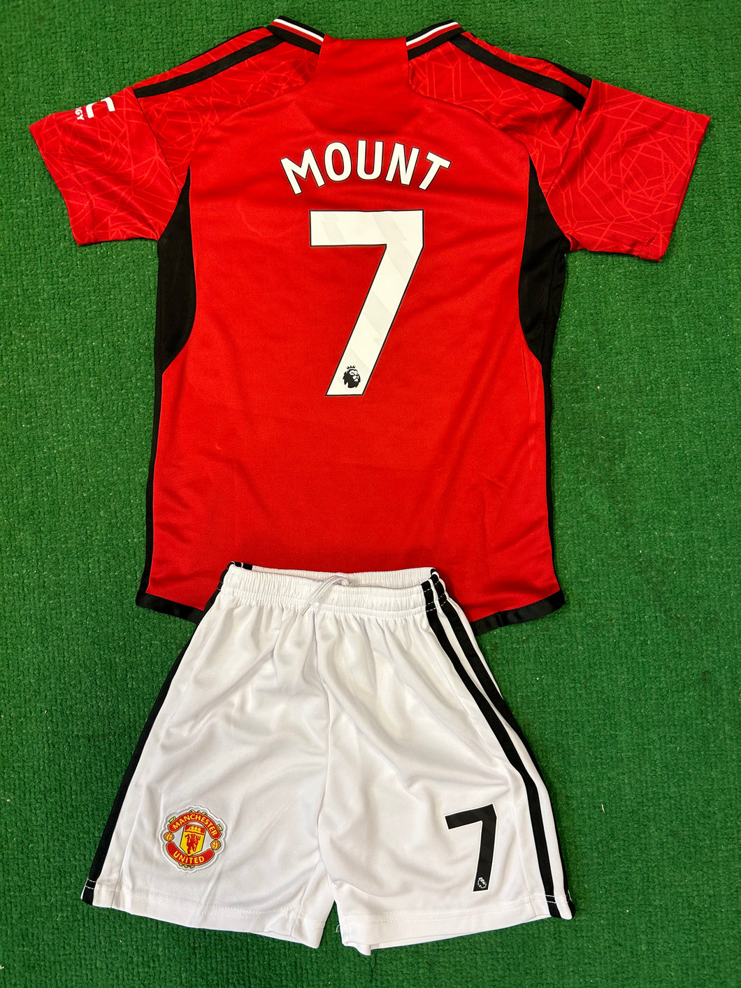 Manchester United Mount Home Youth Kit