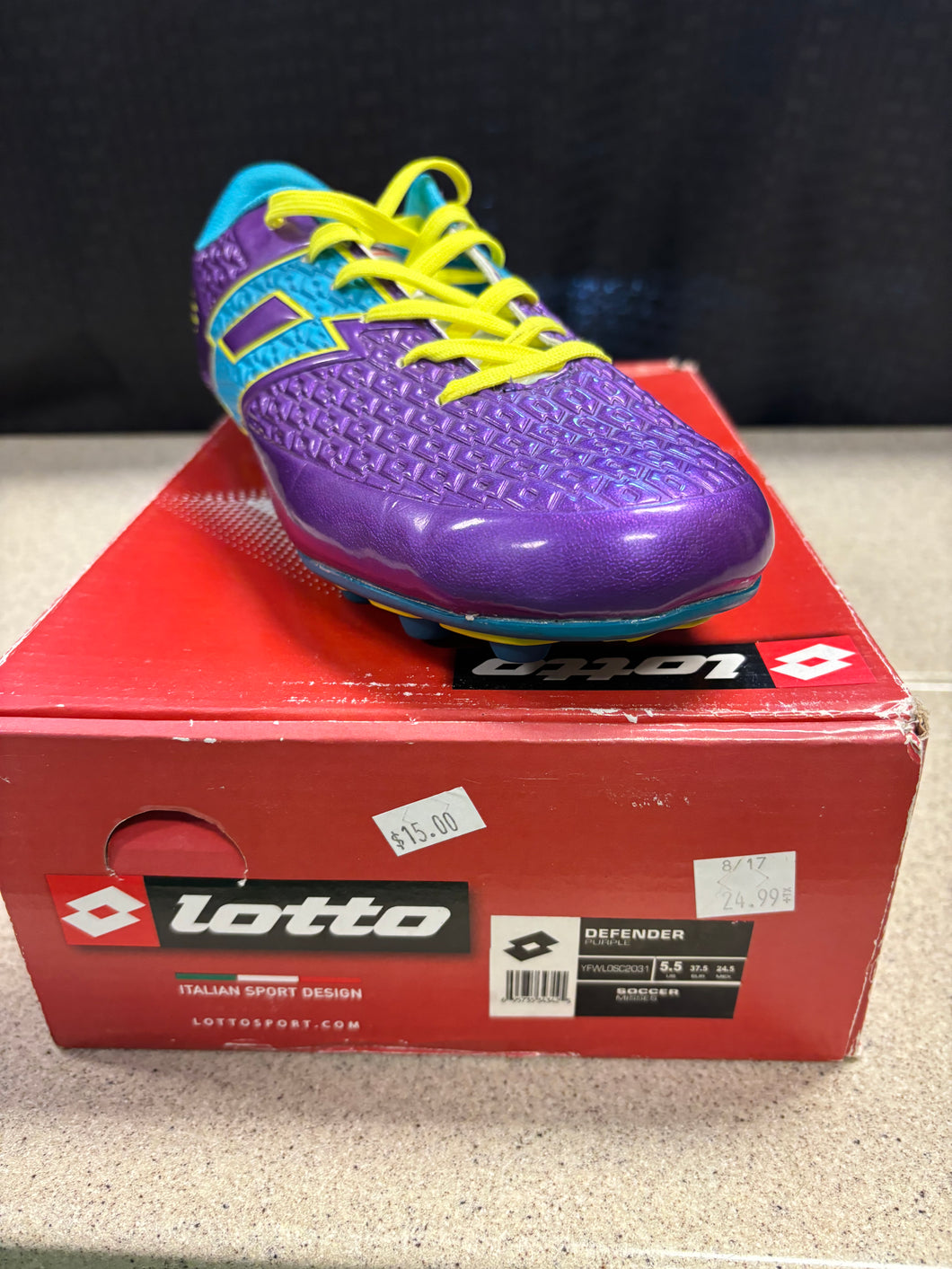 Lotto Youth Size 5.5 Cleats